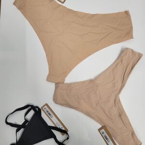 (SKIMS)3 panties for $32 new with tag, Size:S,. SKIMS-Style 015